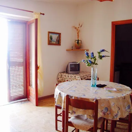 Casa Vacanze Bova アパート Santa Maria